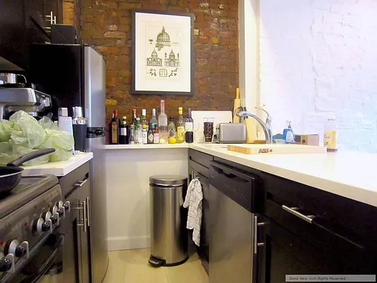 Rented by Bond New York | media 33