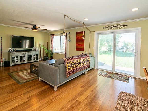 3rd image of 10154 Hiddenknoll Dr