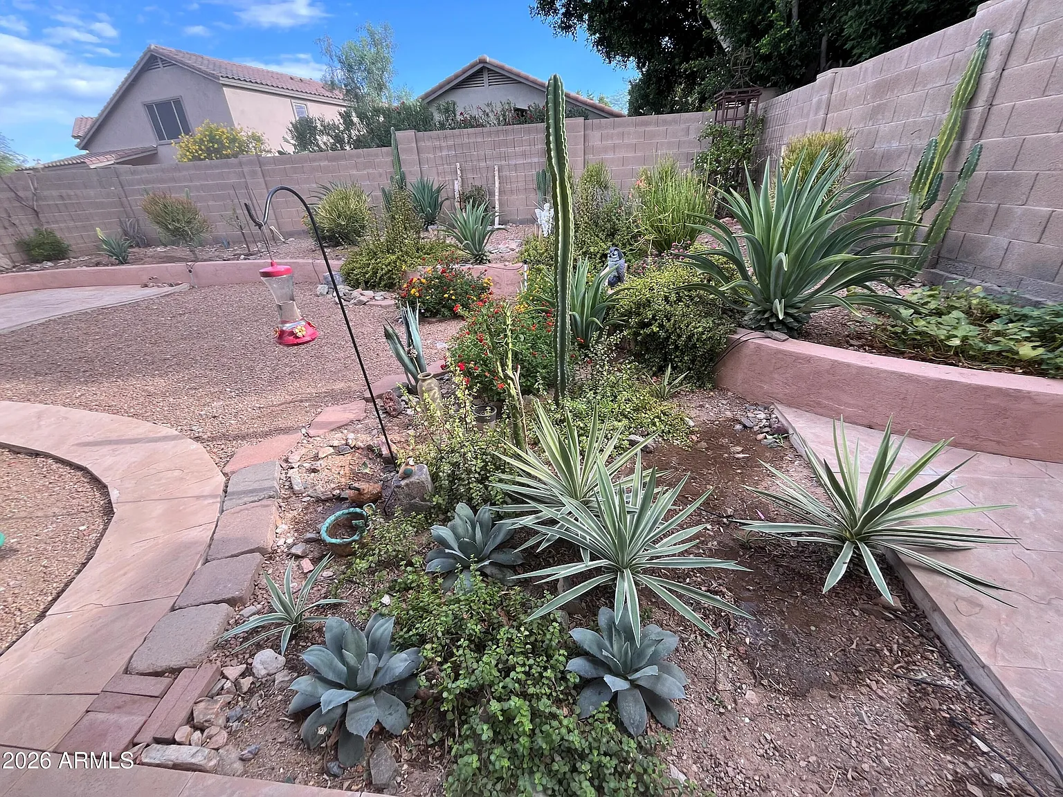 3 bed, 2.0 bath, 1702 sqft, $2,975 — Photo 3