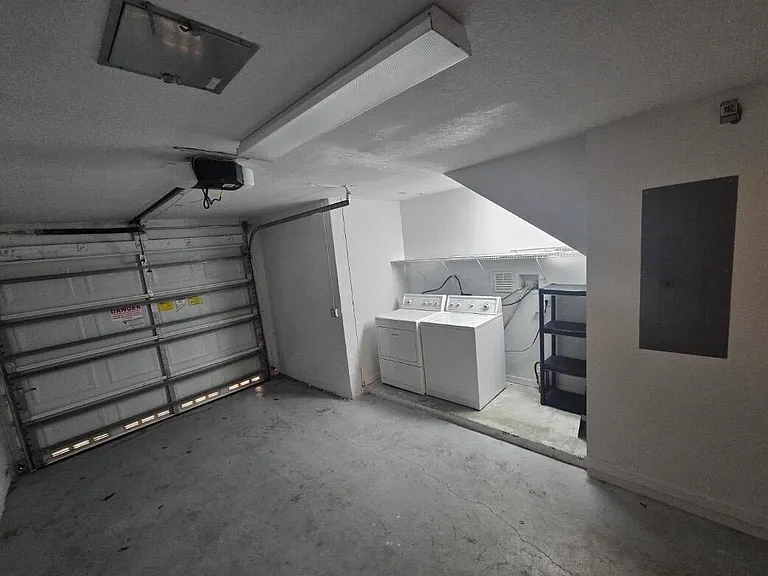 1710 NE 6th St #1308 — Photo 27
