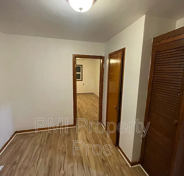 8573 N Granville Rd — Photo 7