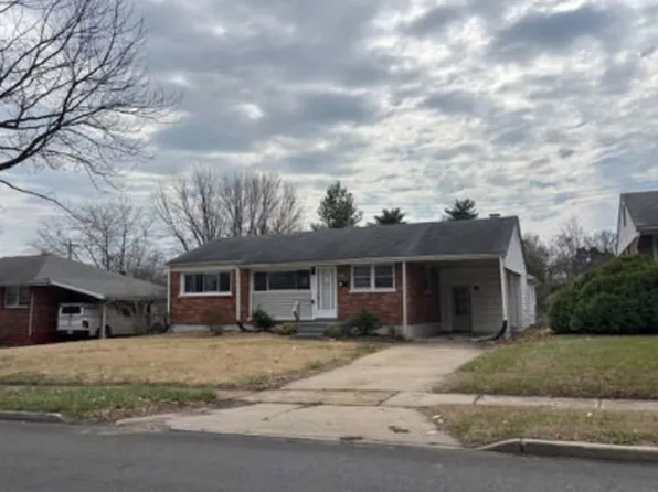 40 W Saint Anthony Ln, Florissant, MO 63031