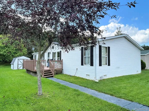 7543 Grant Dr, Newport, MI 48166