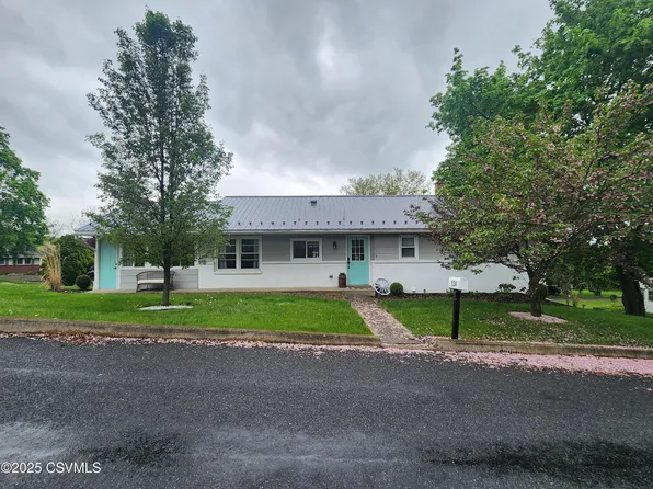 124 E 1st St, Watsontown, PA 17777