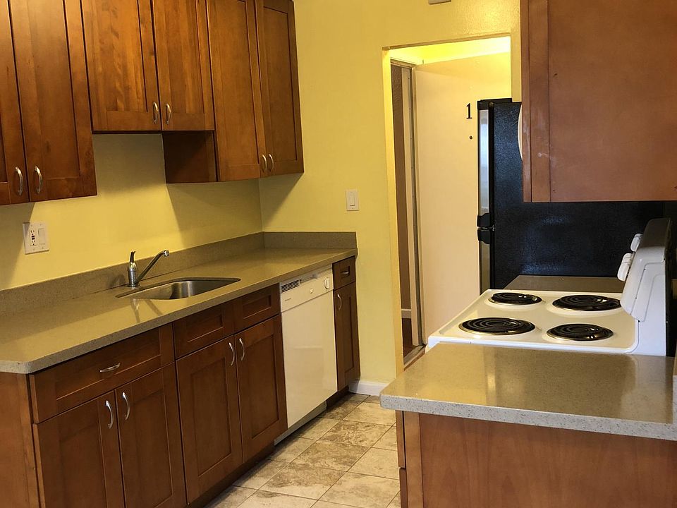 1st image of 607 Sylvan St APT 3