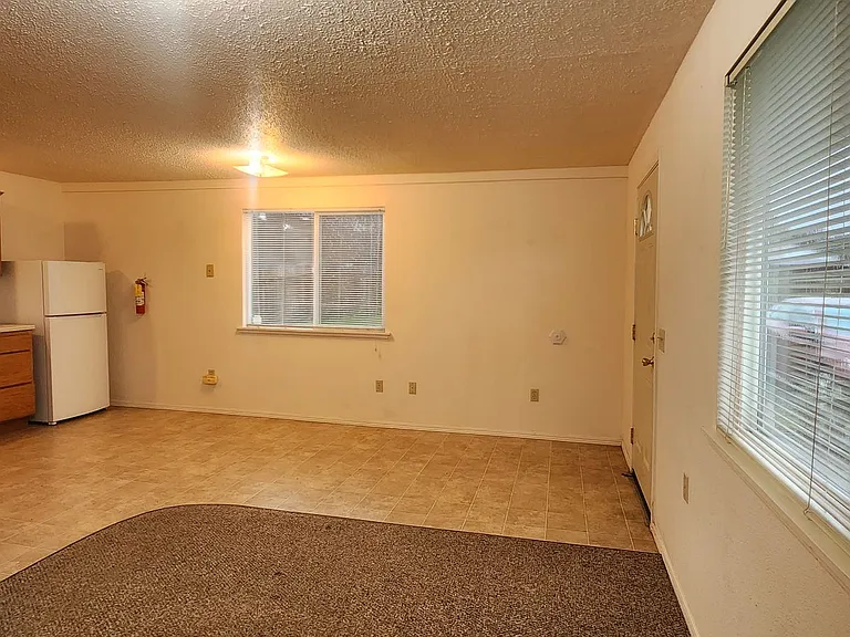882 W Murray Rd — Photo 7