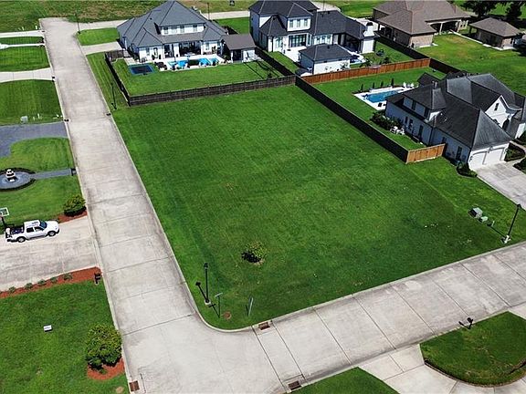 2nd image of 4140 Pierre's Court