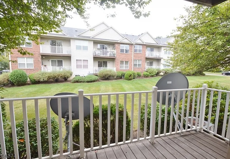 3 Donna Dr — Photo 18