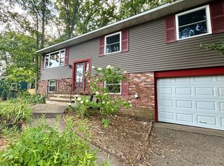 65 Raymond Ave, Toms River, NJ