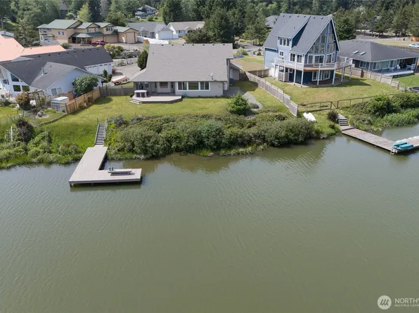 354 Wildwood Avenue SE, Ocean Shores, WA 98569
