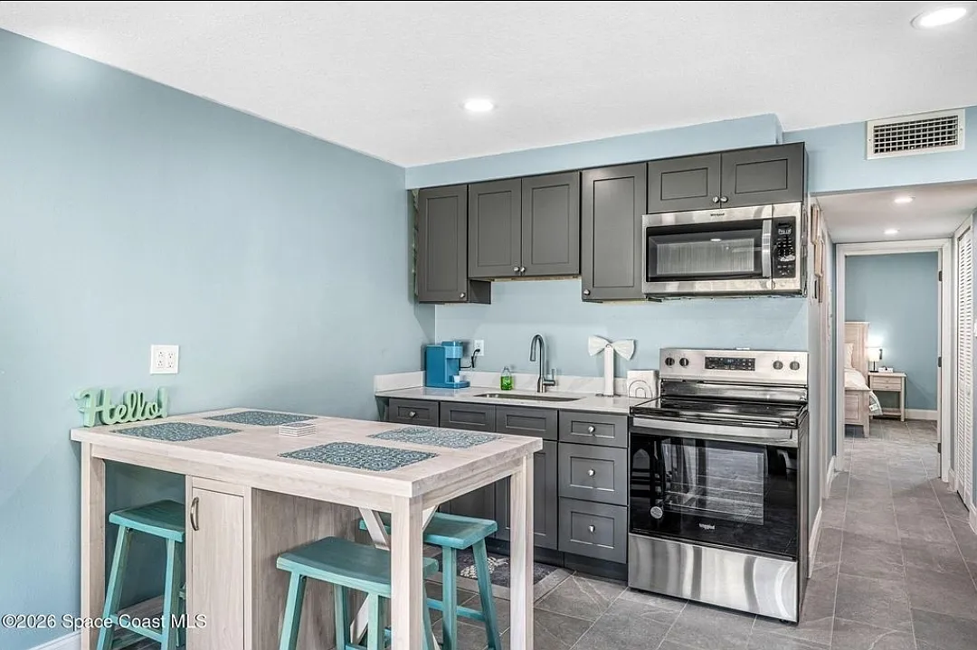 1 bed, 1000 sqft, $3,200 — Photo 1
