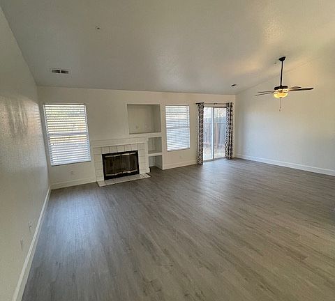 Spacious living room