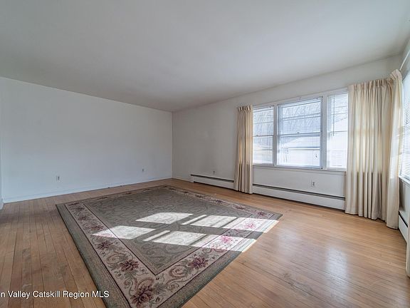 4th image of 272 E Chester Street