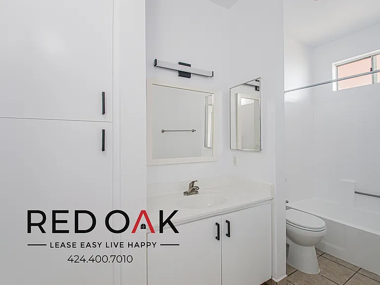 7370 Hawthorn Ave #301 — Photo 18