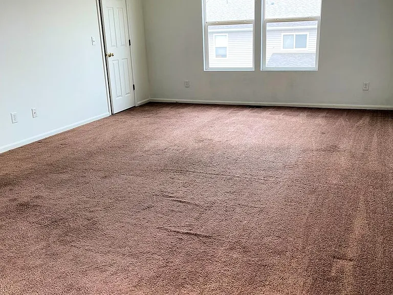 983 Canary Ct — Photo 32