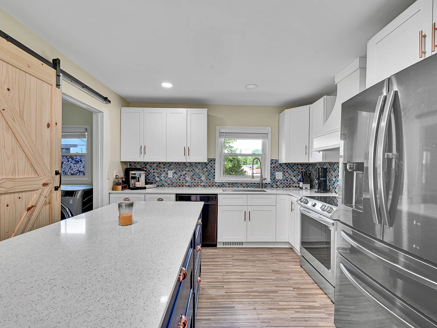 3 bed, 1975 sqft, $1,950 — Photo 3