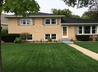 2274 Elmira Ave, Des Plaines, IL 60018