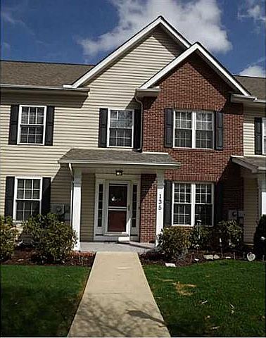 1st image of 135 Creekside Dr