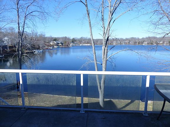 3rd image of 157 Dovenshire Dr