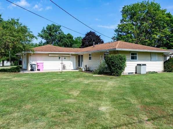 60234 Robin Hood Ln, Elkhart, IN 46517