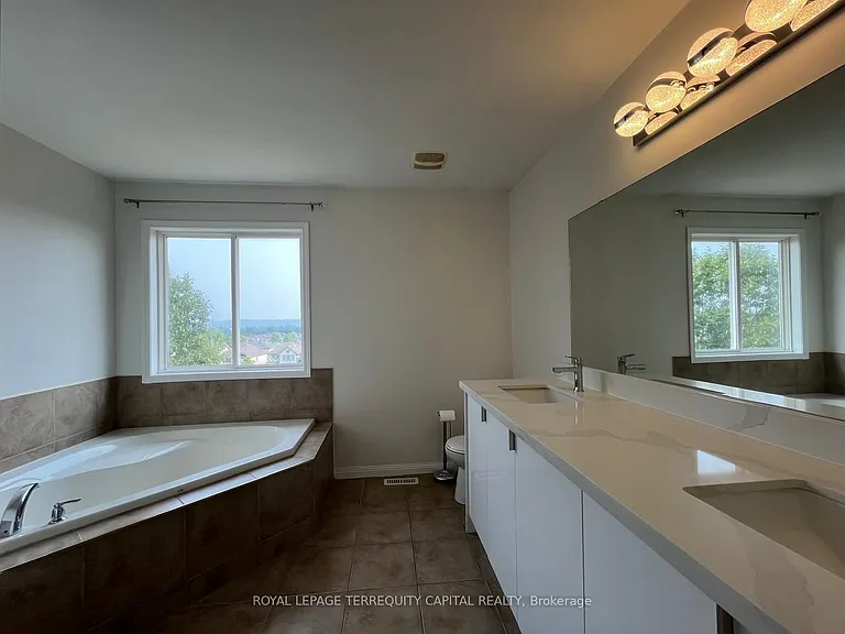 343 Edgehill Dr #UPPER — Photo 17