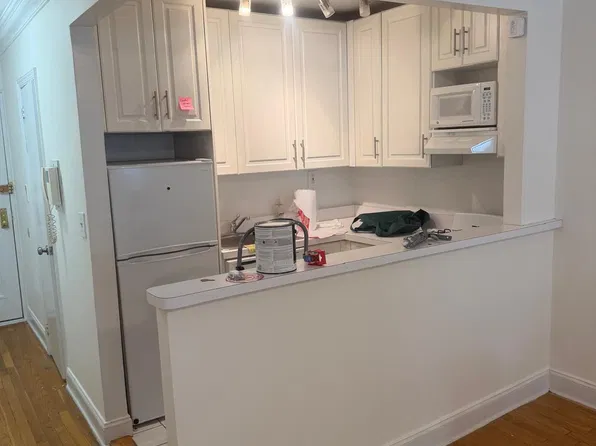 229 East 80th Street image 1 of 8