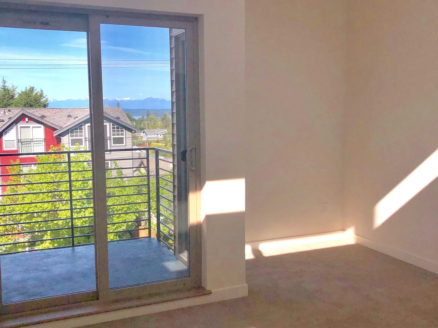 3278 California Ave SW — Photo 4