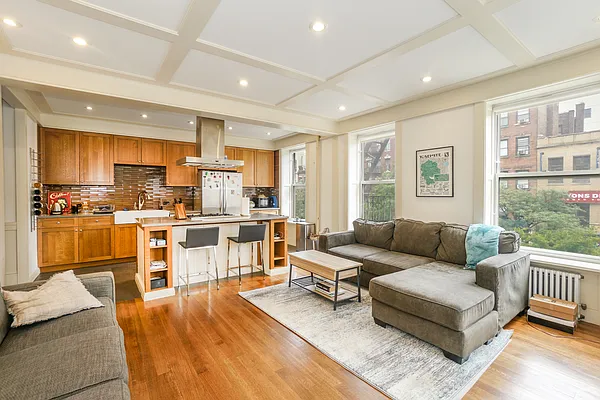 Rented by Bond New York | media 15