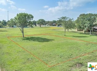 2 E Simons St, Edna, TX 77957