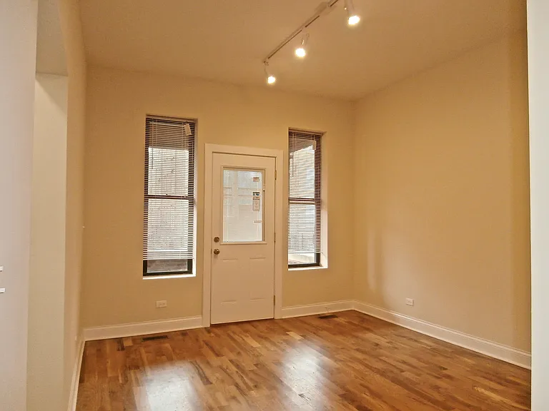 2612-14 W Augusta Blvd #2F — Photo 8