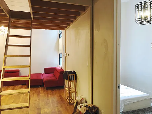 Rented by Manhattan Management LLC | media 27