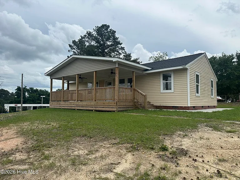 1136 Rockingham Rd — Photo 1