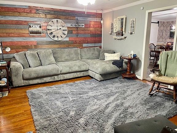 2nd image of 8665 Ilsley Rd