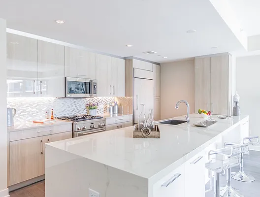 Sold by Nestseekers | media 1