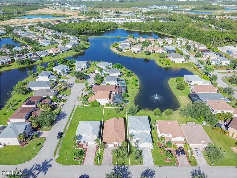 8125 Silver Birch Way — Photo 32