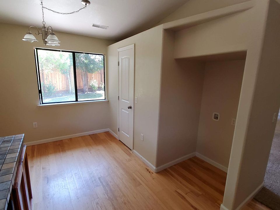 1st image of 521 Kings Canyon Ct