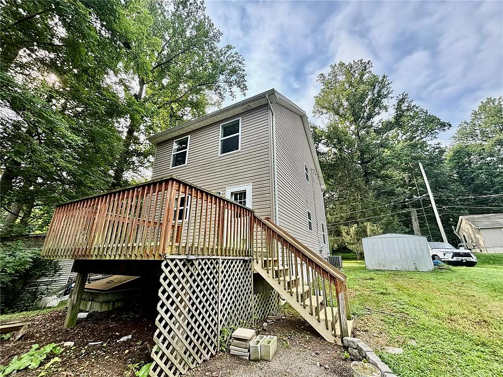 3 bed, 1.5 bath, 1700 sqft, $2,200 — Photo 3