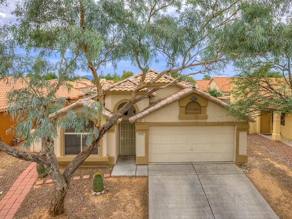 8998 E Laurie Ann Dr