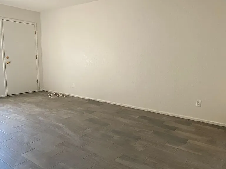 1341 N Gaylord Cir — Photo 3