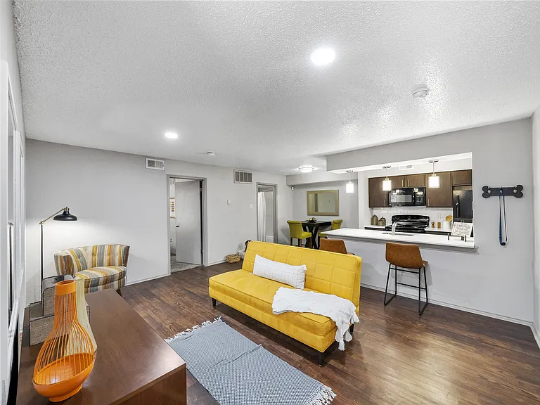 Trinity Apartments — Photo 22