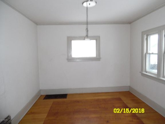 4th image of 423 Den Adel Ct