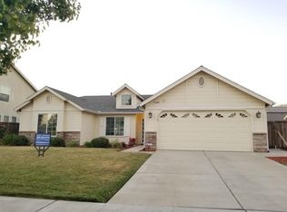 1004 Jubilee Ct, Lemoore, CA 93245