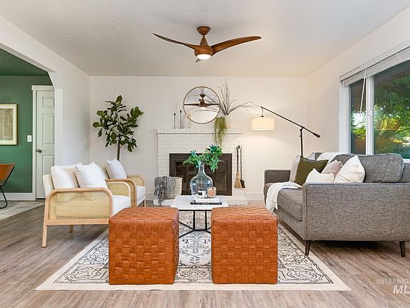 3rd image of 1059 S Garden Pl