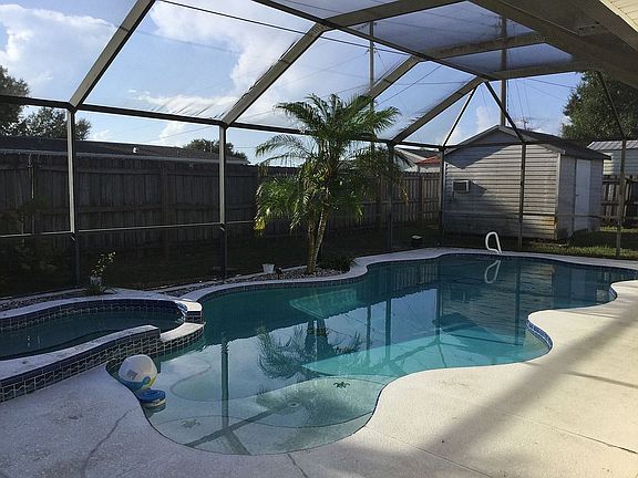 3rd image of 5445 Sandra Dr