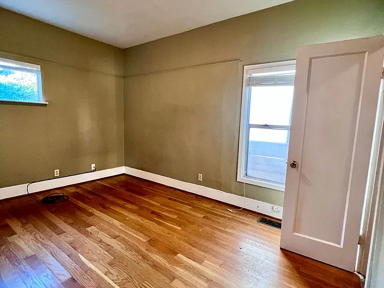 3209 Hannah St — Photo 9