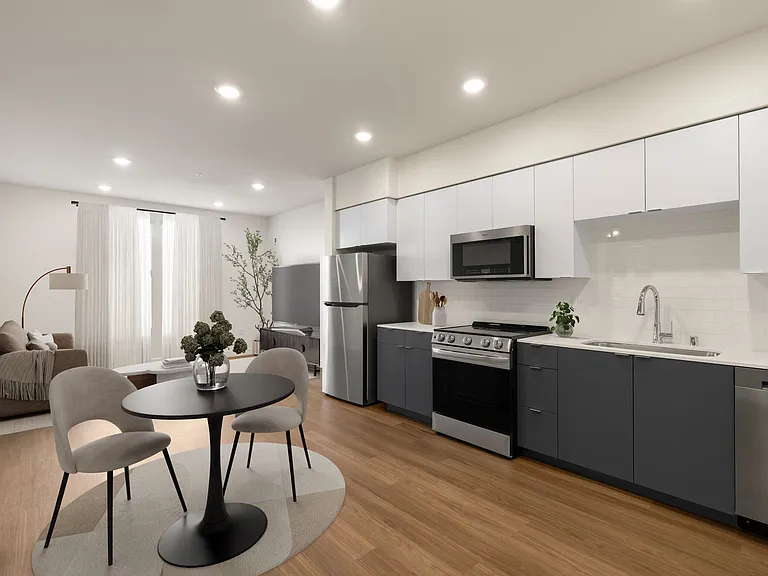 Crescent Apartments — Photo 7