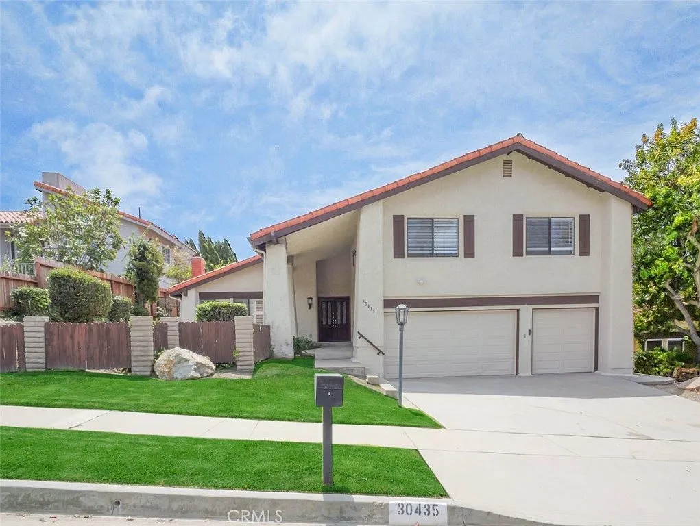 4 bed, 2.5 bath, 2707 sqft, $7,500 — Photo 3