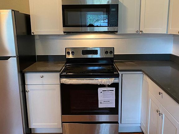 5th image of 2796 Forbes St #2798