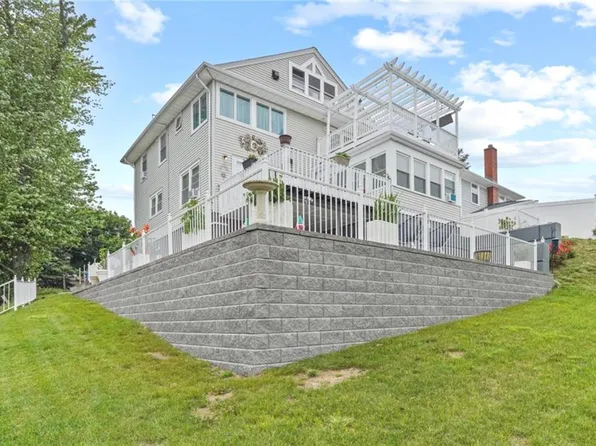 12 Rushton Dr, Cranston, RI 02905