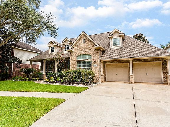 3rd image of 9707 Hawkins Ln